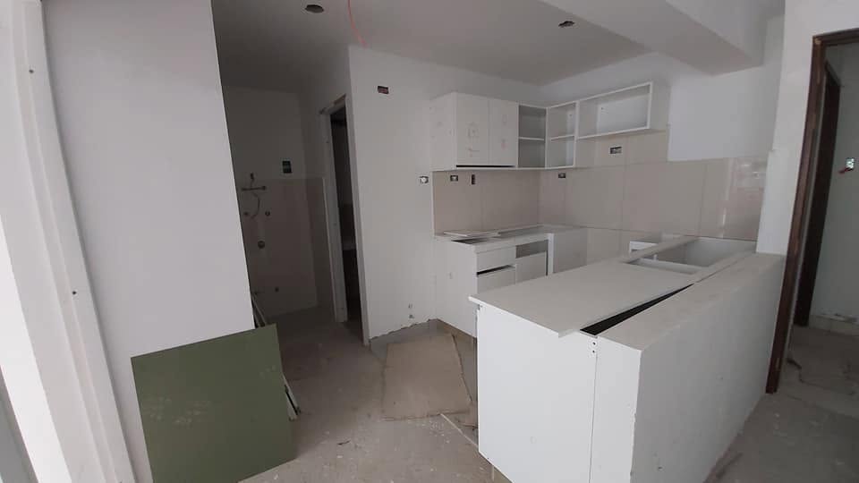 Repostero de cocina en edificio multifamiliar
